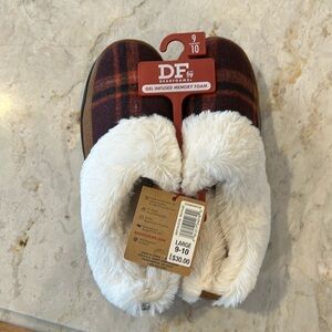 Dearfoam women’s slippers